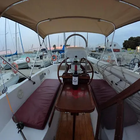 Úszó hotel Barco Nineta Ontario Sailboat In Mar-