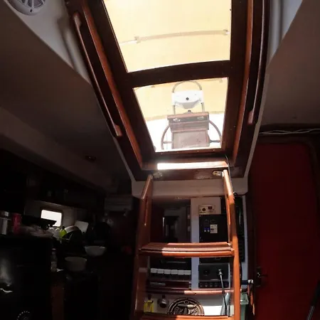 Úszó hotel Barco Nineta Ontario Sailboat In Mar- *