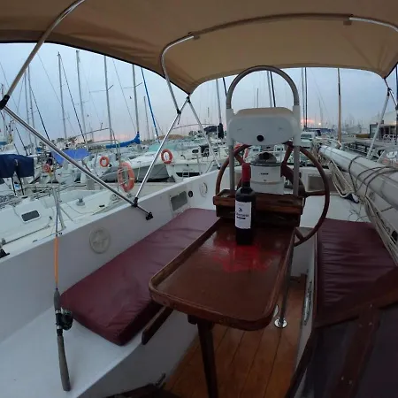 Úszó hotel Barco Nineta Ontario Sailboat In Mar- *