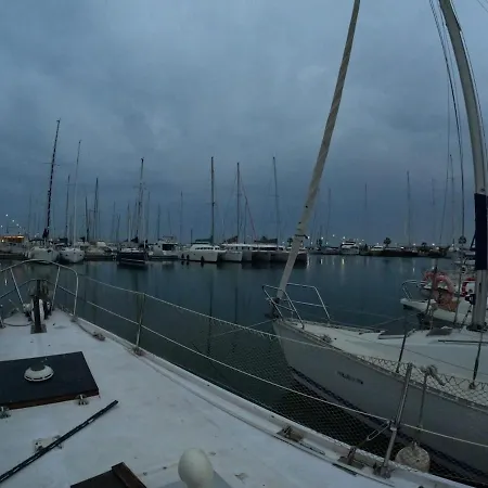 Barco Nineta Ontario Sailboat In Mar- Úszó hotel *