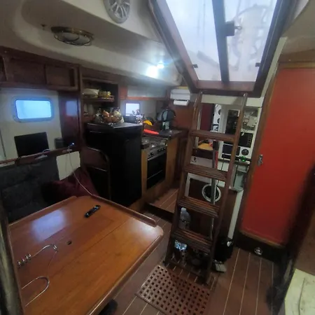 Barco Nineta Ontario Sailboat In Mar-